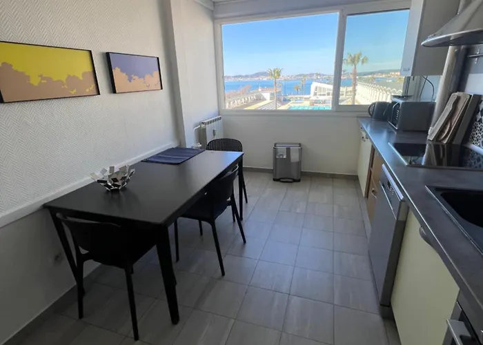 La Girelle Vue Proche * Toulon