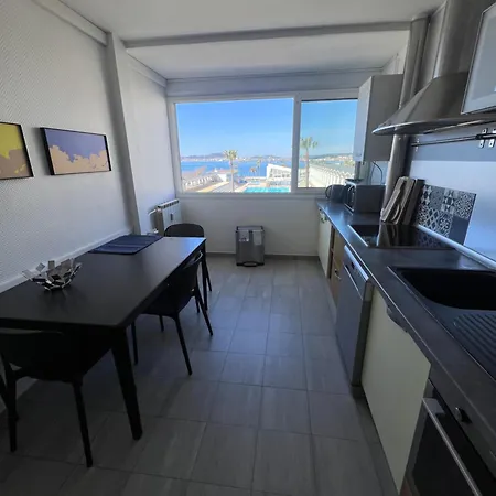 La Girelle Vue Proche * Toulon