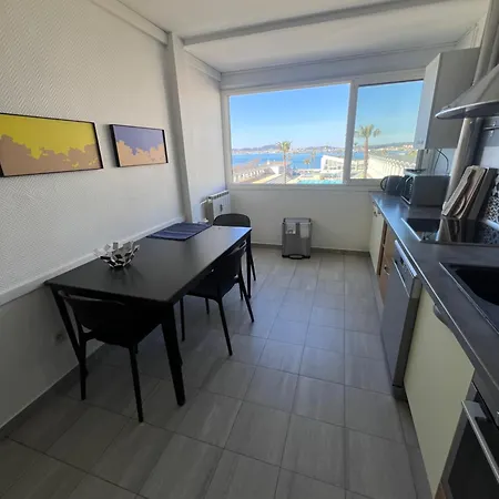 La Girelle Vue Proche * Toulon
